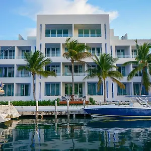 Hotel Zenza Boutique, Turtle Cove